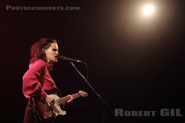 ANNA CALVI - 2019-04-04 - PARIS - Trabendo - 